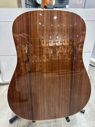 Taylor Guitars - 710E GL 2